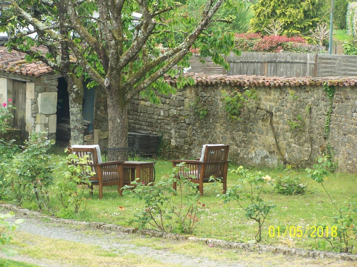 L'OLISA Chambres d'hôtes L'Hermenault Exterior foto